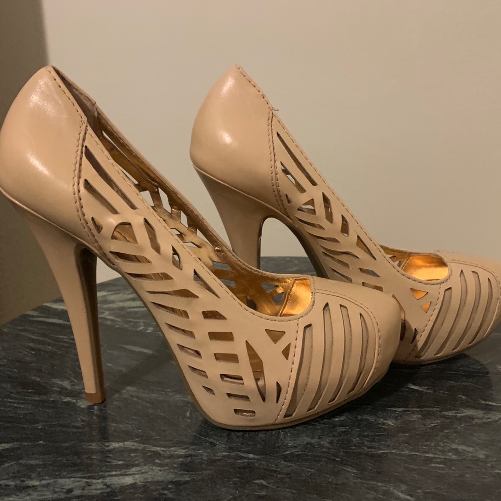 BCBG generation heel